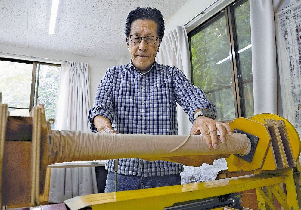 江戸時代の幻の紙「擬革紙」、発祥の地三重県玉城町で復活 : 読売新聞